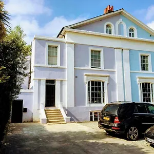 Elegant Parkside Flat: Blackheath Common Period Building London